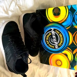 Nwot HEELYS SKATE SHOES